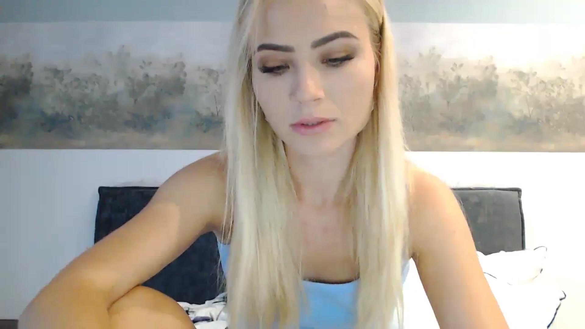 Gallery image thumbnail from fiancee's myfreecams stream on, 08/23/2024, 04:12 image 6 of 20