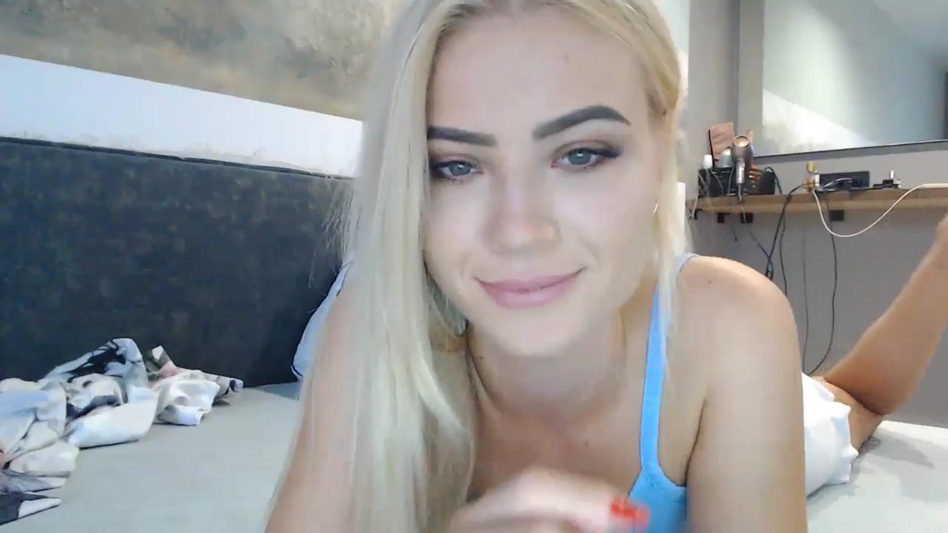Gallery image thumbnail from fiancee's myfreecams stream on, 08/23/2024, 04:12 image 19 of 20