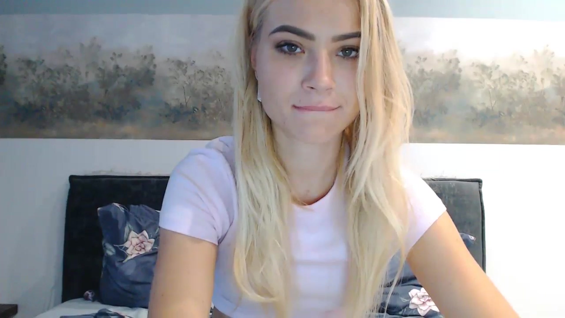 Gallery image thumbnail from fiancee's myfreecams stream on, 09/09/2024, 04:15 image 10 of 20