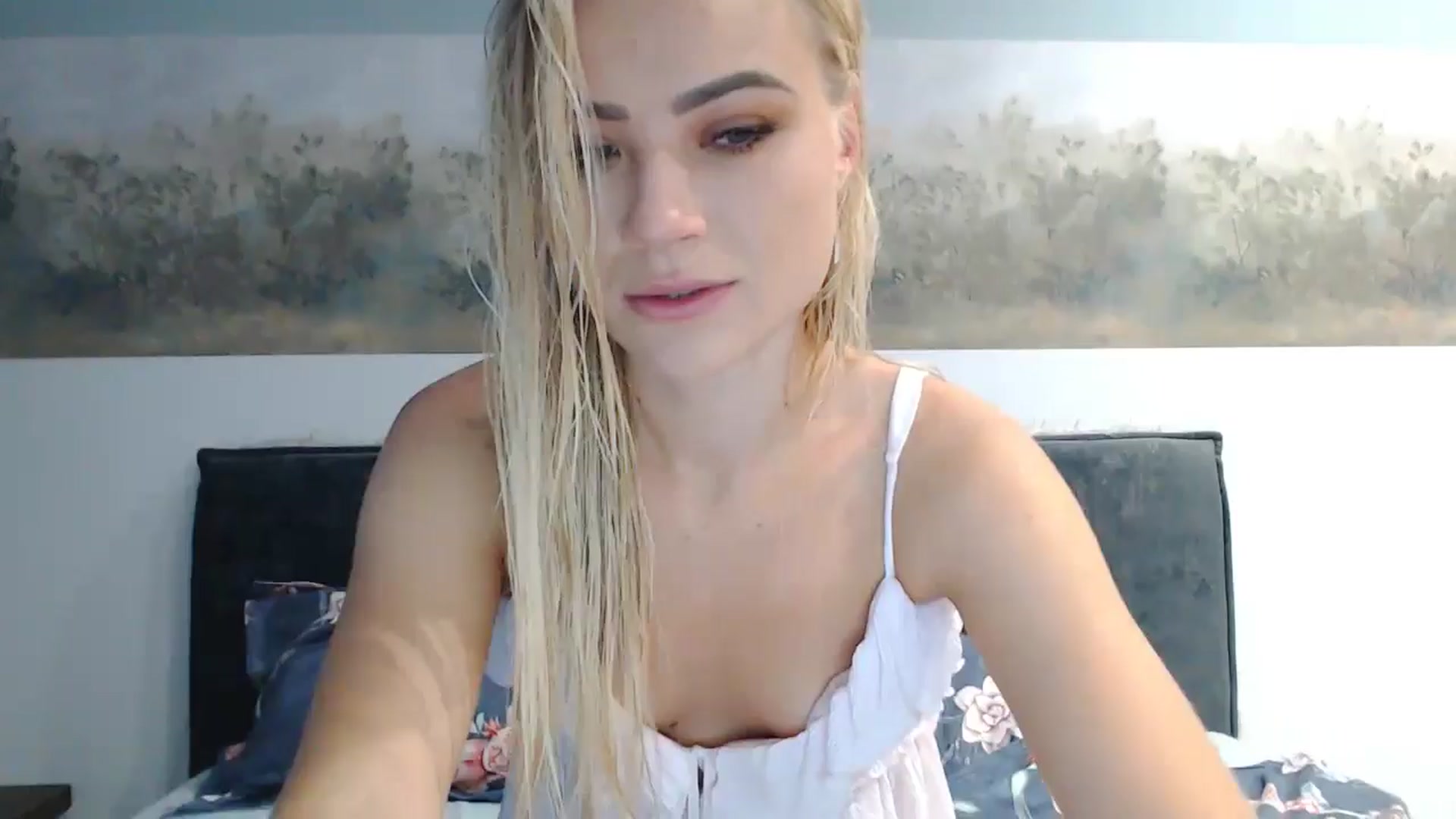 Gallery image thumbnail from fiancee's myfreecams stream on, 09/12/2024, 03:52 image 1 of 20