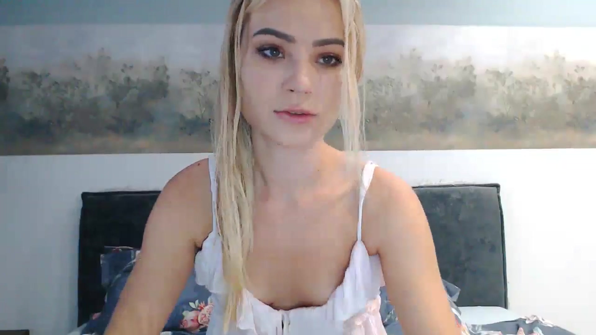 Gallery image thumbnail from fiancee's myfreecams stream on, 09/12/2024, 03:52 image 5 of 20