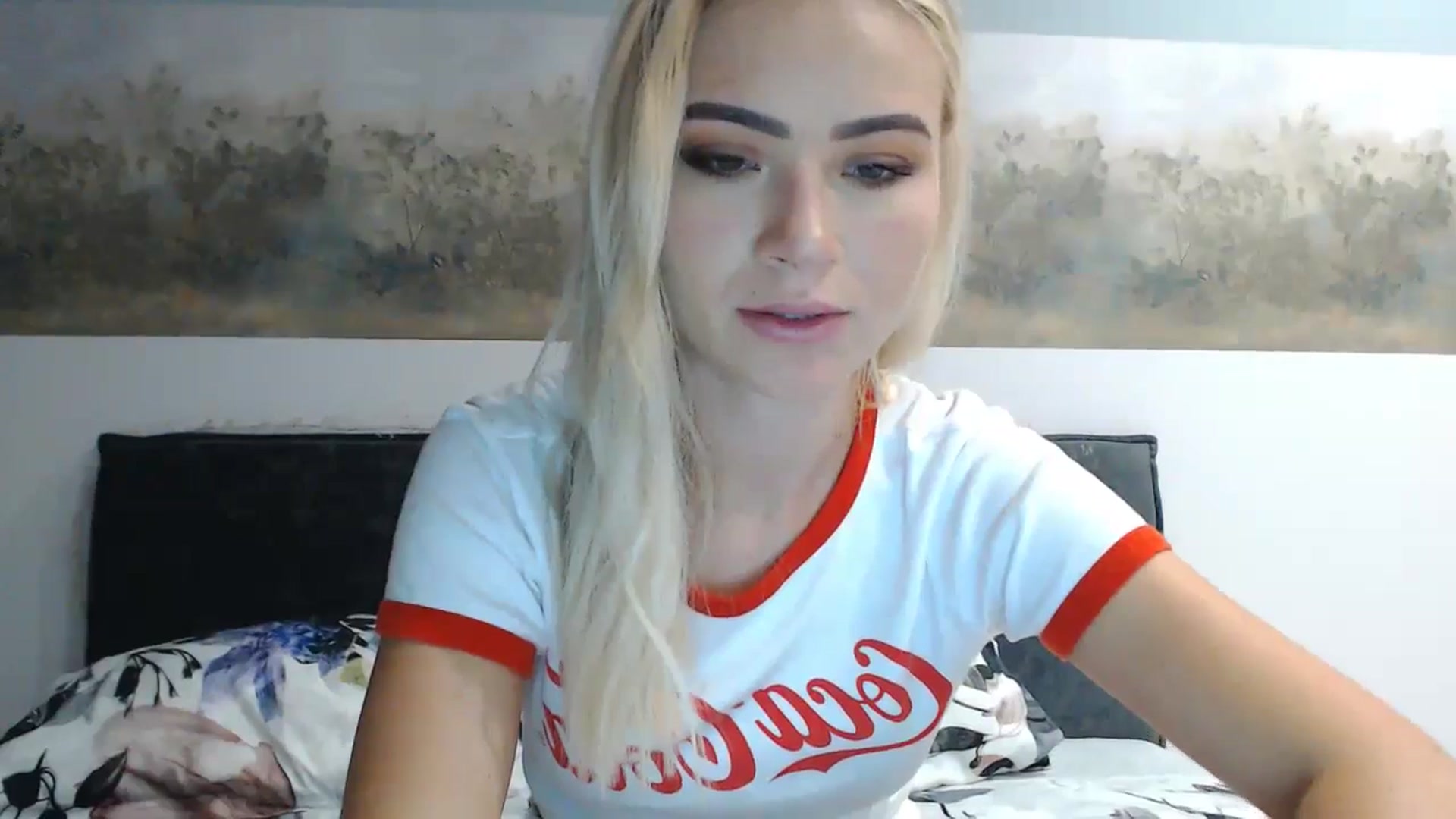 Gallery image thumbnail from fiancee's myfreecams stream on, 09/23/2024, 24:00 image 5 of 20