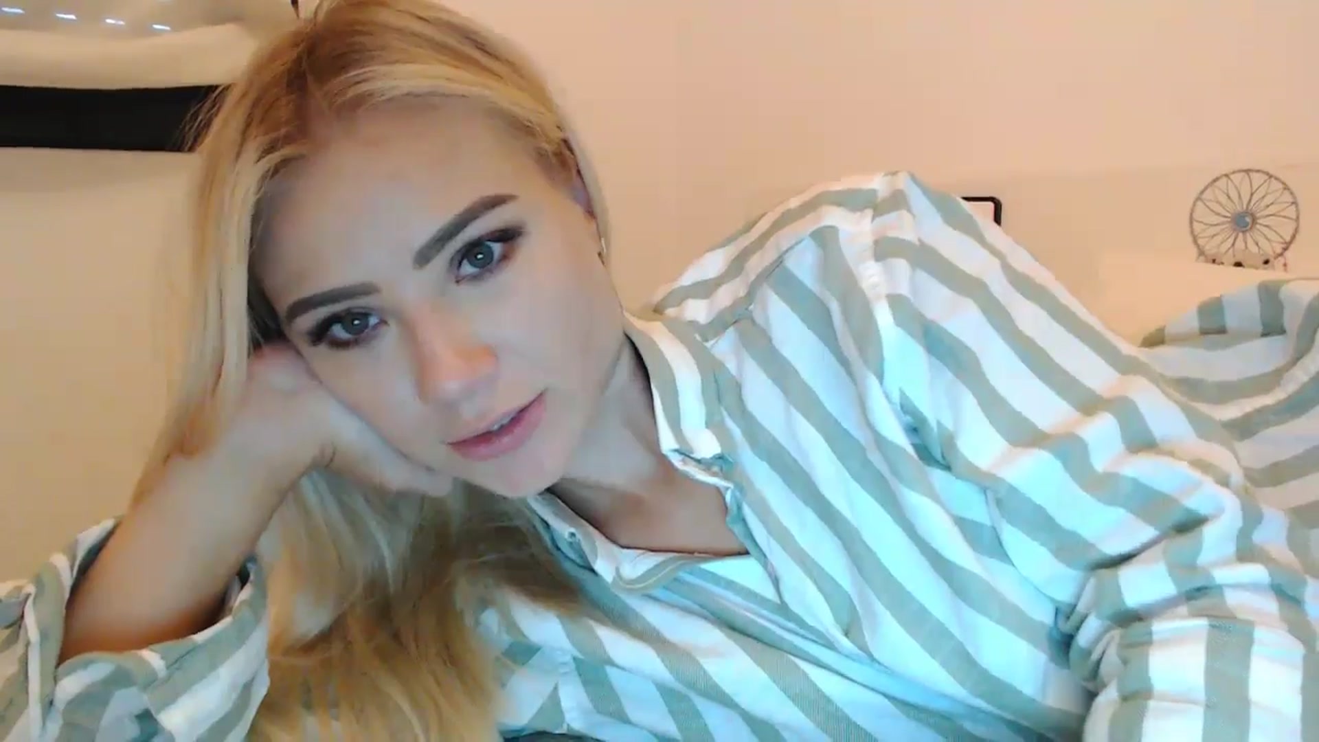 Gallery image thumbnail from fiancee's myfreecams stream on, 10/05/2024, 06:40 image 7 of 20