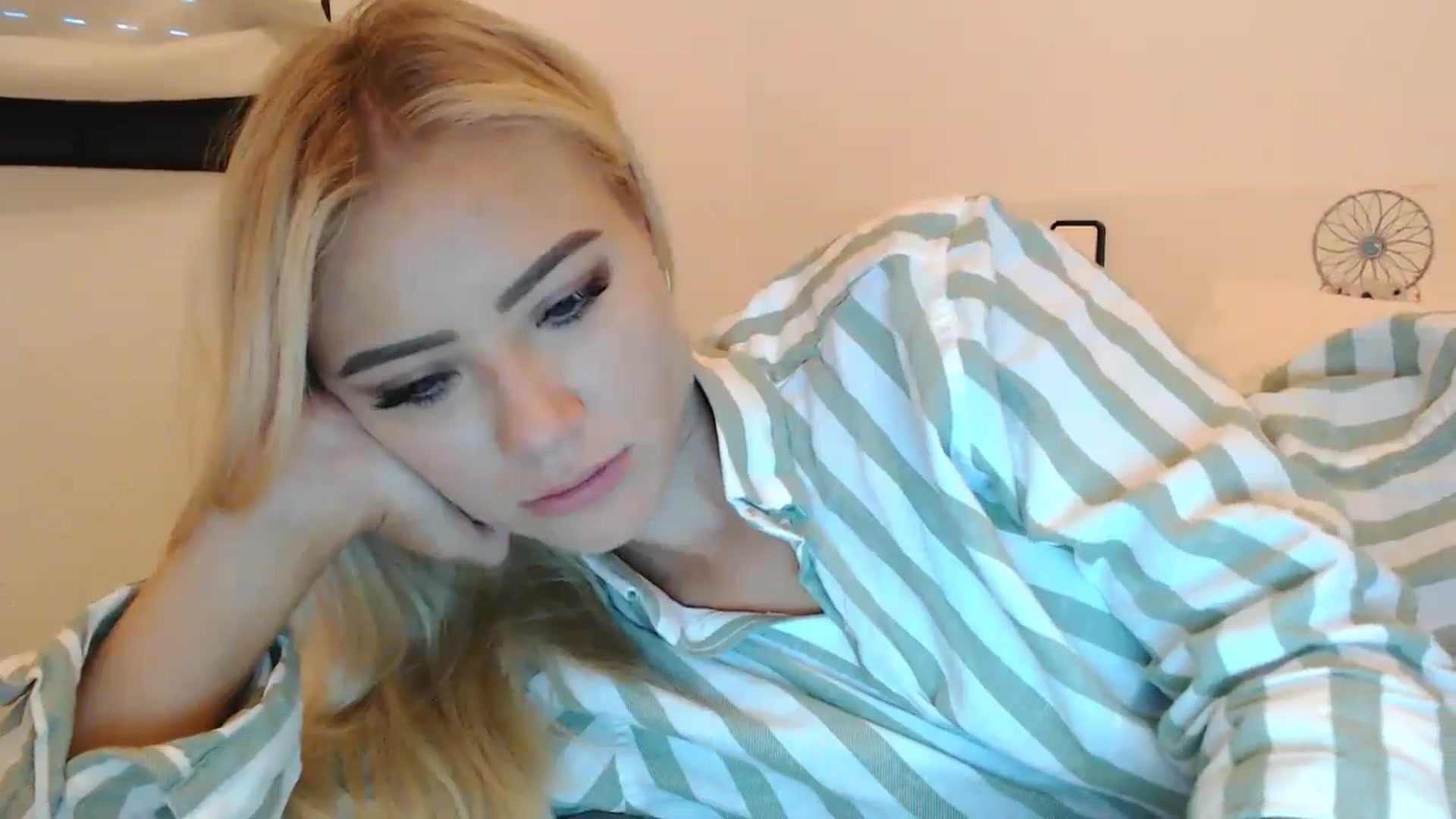 Gallery image thumbnail from fiancee's myfreecams stream on, 10/05/2024, 06:40 image 6 of 20