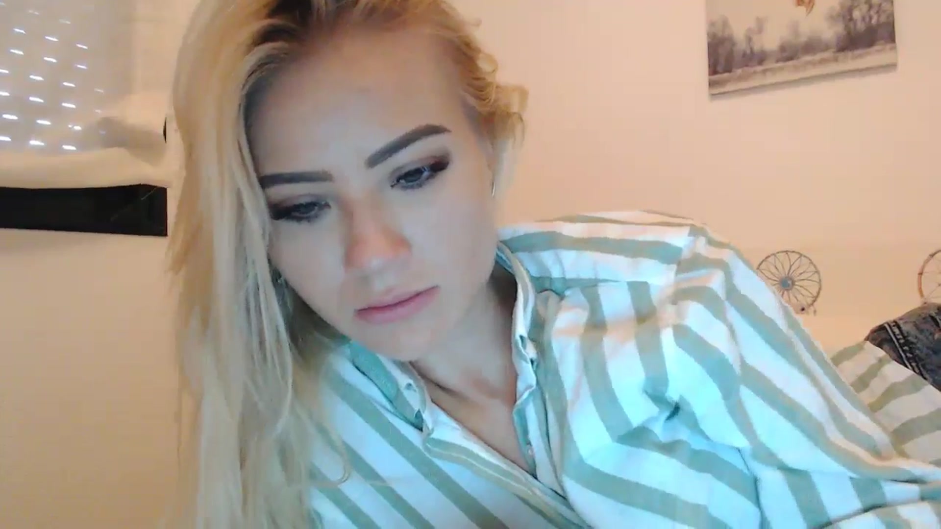 Gallery image thumbnail from fiancee's myfreecams stream on, 10/05/2024, 06:40 image 18 of 20