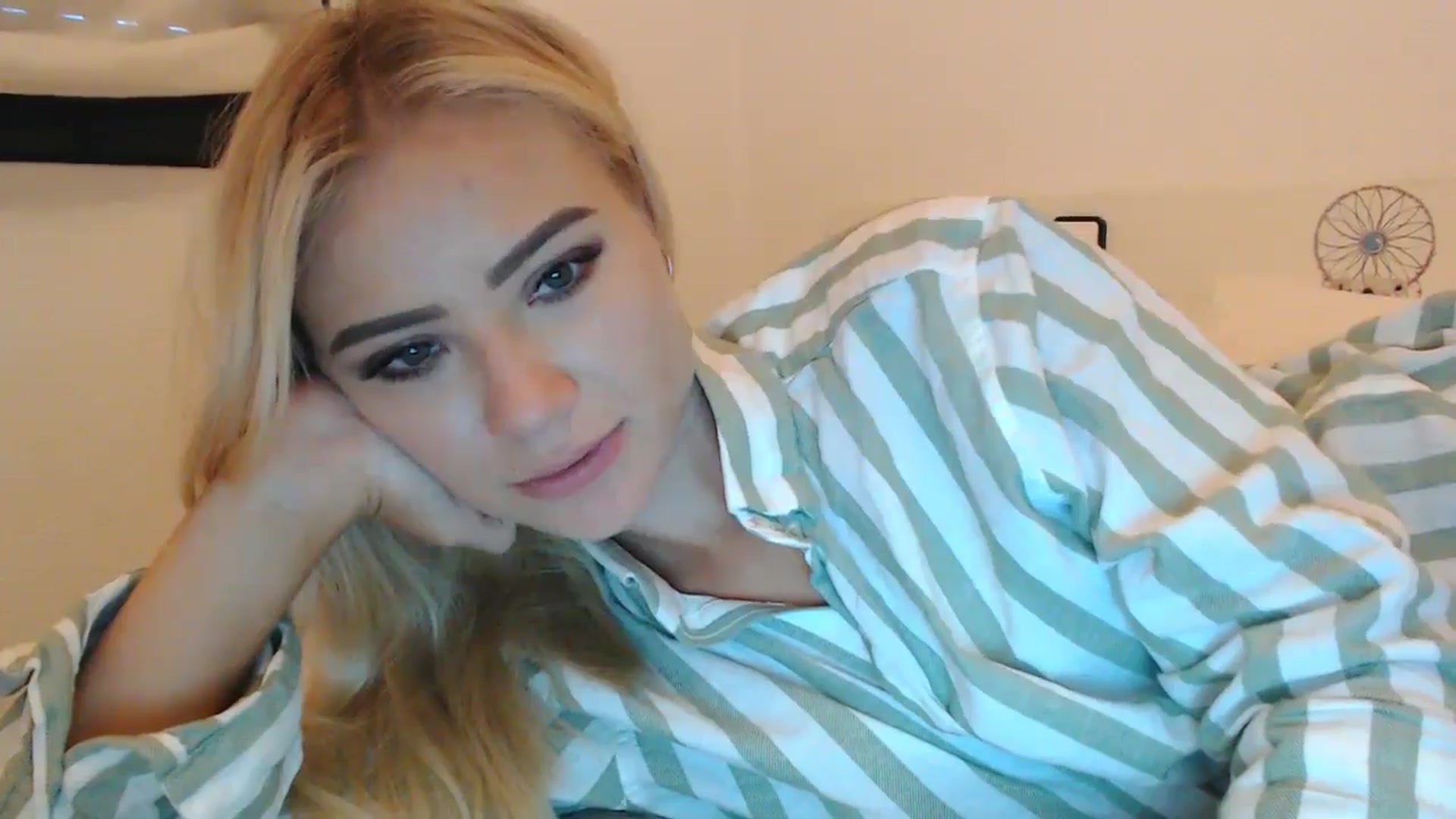 Gallery image thumbnail from fiancee's myfreecams stream on, 10/05/2024, 06:40 image 5 of 20