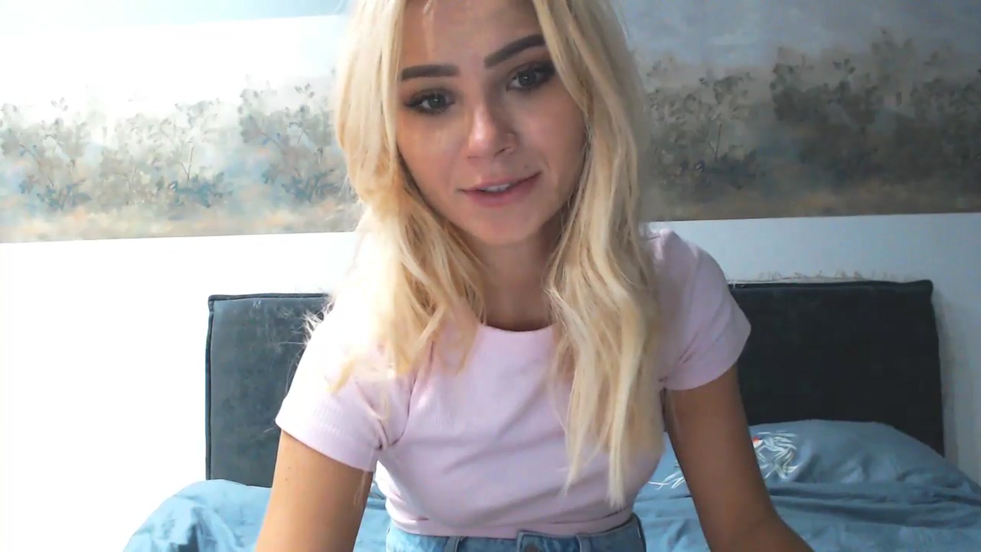 Gallery image thumbnail from fiancee's myfreecams stream on, 11/04/2024, 21:41 image 10 of 20