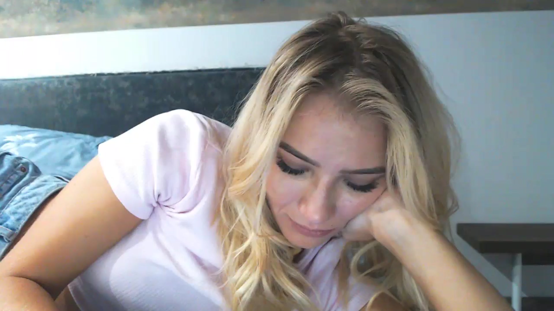 Gallery image thumbnail from fiancee's myfreecams stream on, 11/05/2024, 02:38 image 19 of 20