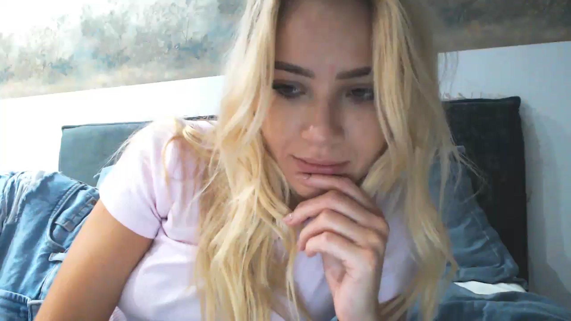 Gallery image thumbnail from fiancee's myfreecams stream on, 11/05/2024, 02:38 image 10 of 20