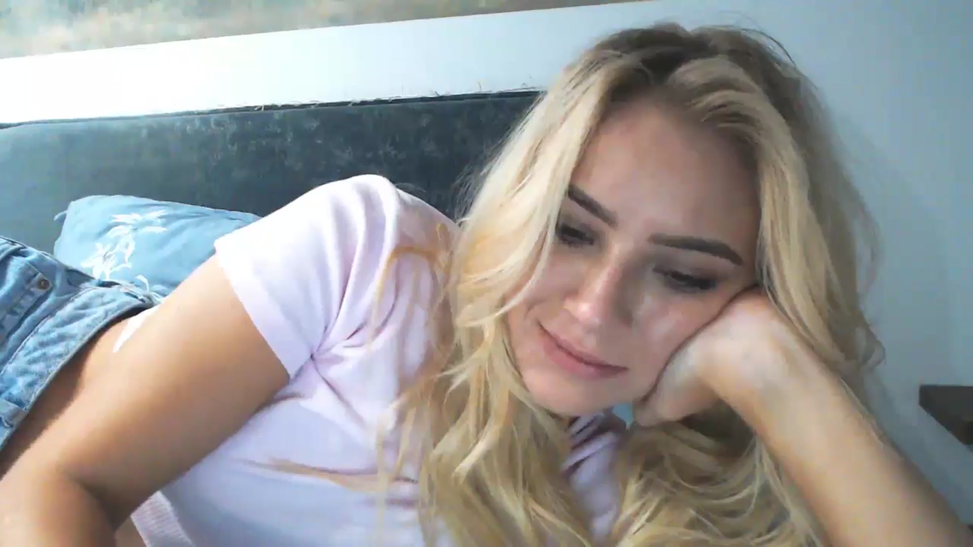 Gallery image thumbnail from fiancee's myfreecams stream on, 11/05/2024, 02:38 image 15 of 20