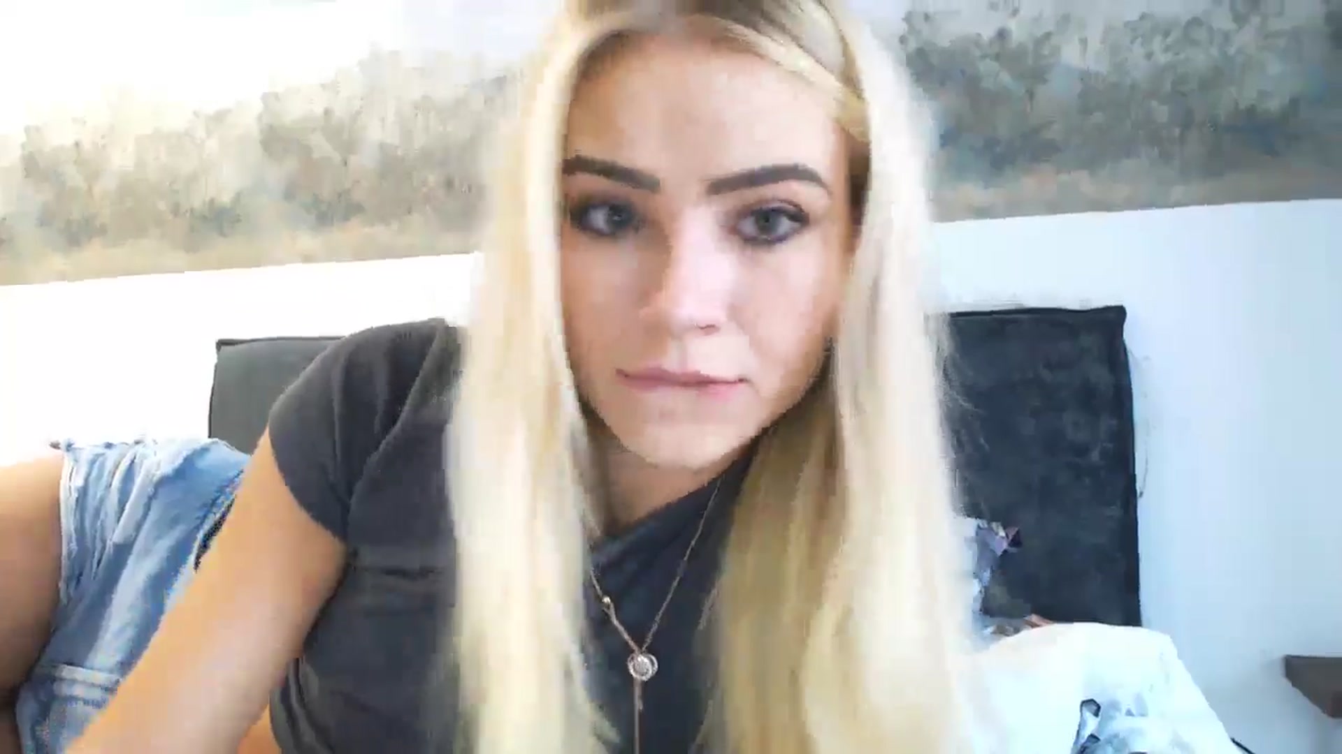 Gallery image thumbnail from fiancee's myfreecams stream on, 11/07/2024, 06:52 image 15 of 20