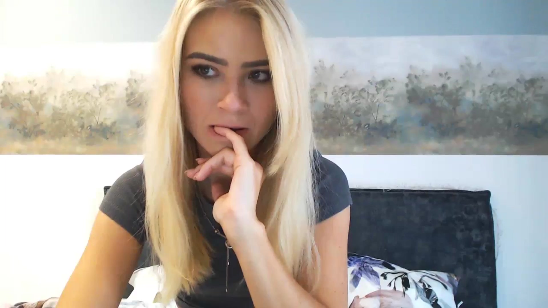 Gallery image thumbnail from fiancee's myfreecams stream on, 11/07/2024, 06:52 image 9 of 20