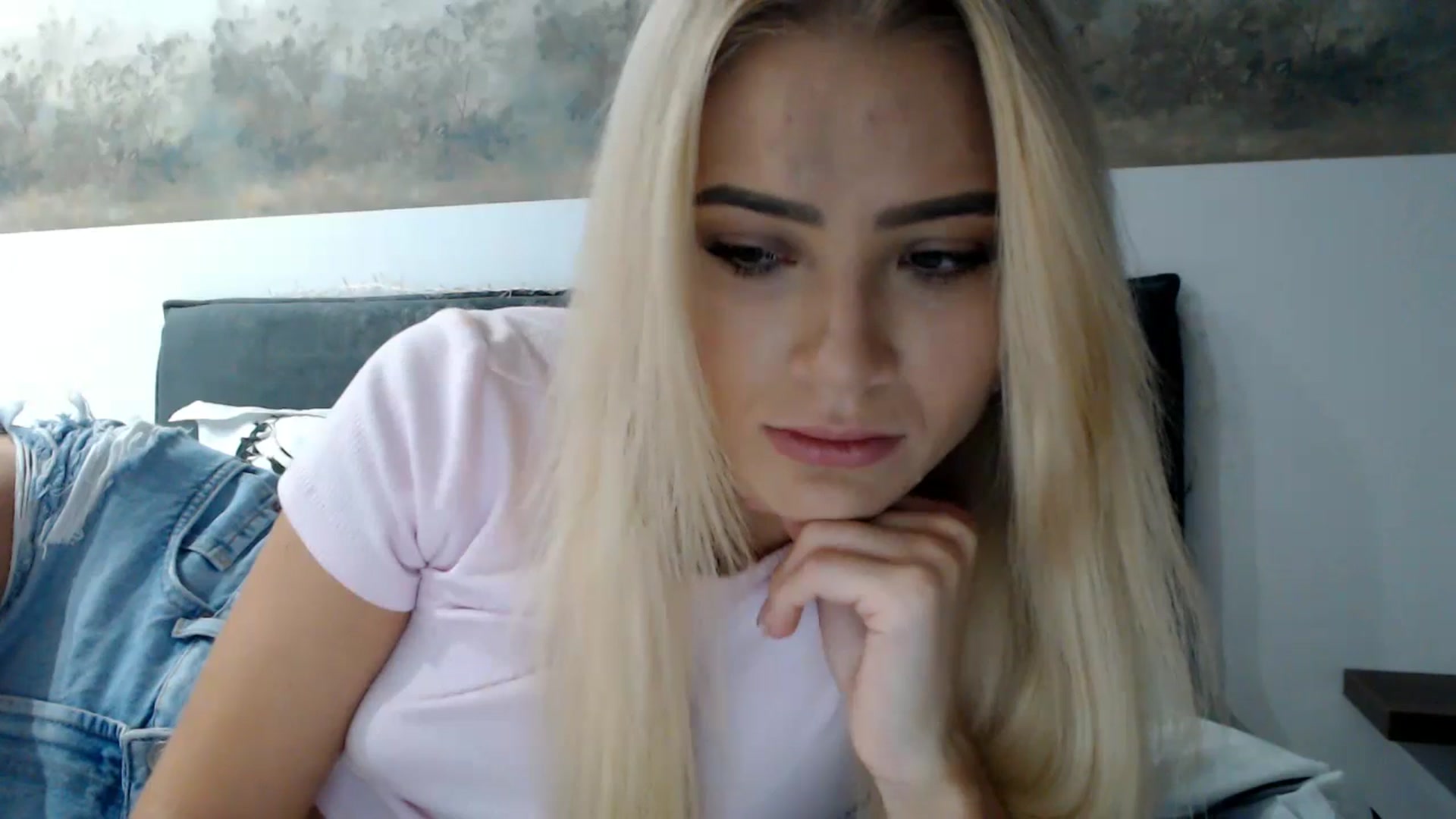 Gallery image thumbnail from fiancee's myfreecams stream on, 11/08/2024, 01:19 image 16 of 20