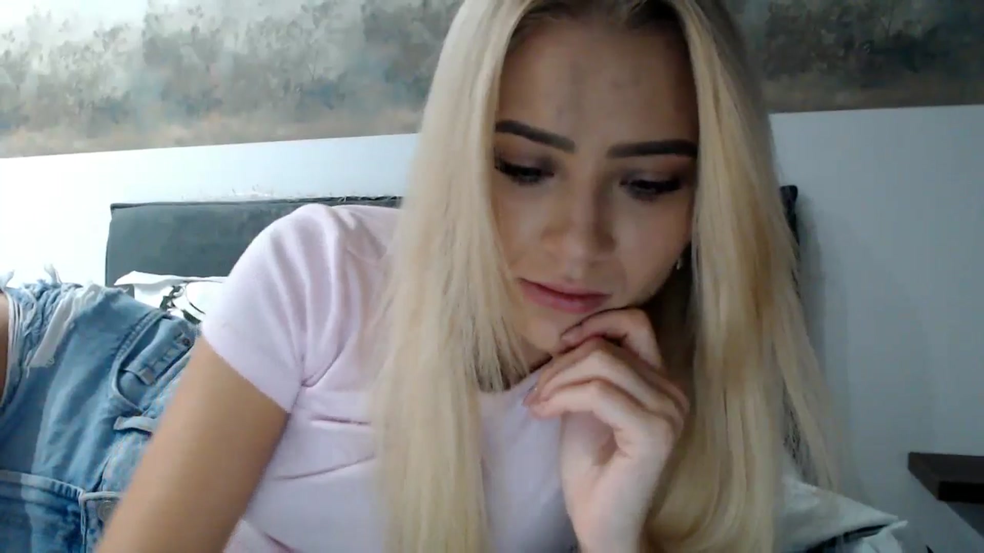 Gallery image thumbnail from fiancee's myfreecams stream on, 11/08/2024, 01:19 image 15 of 20