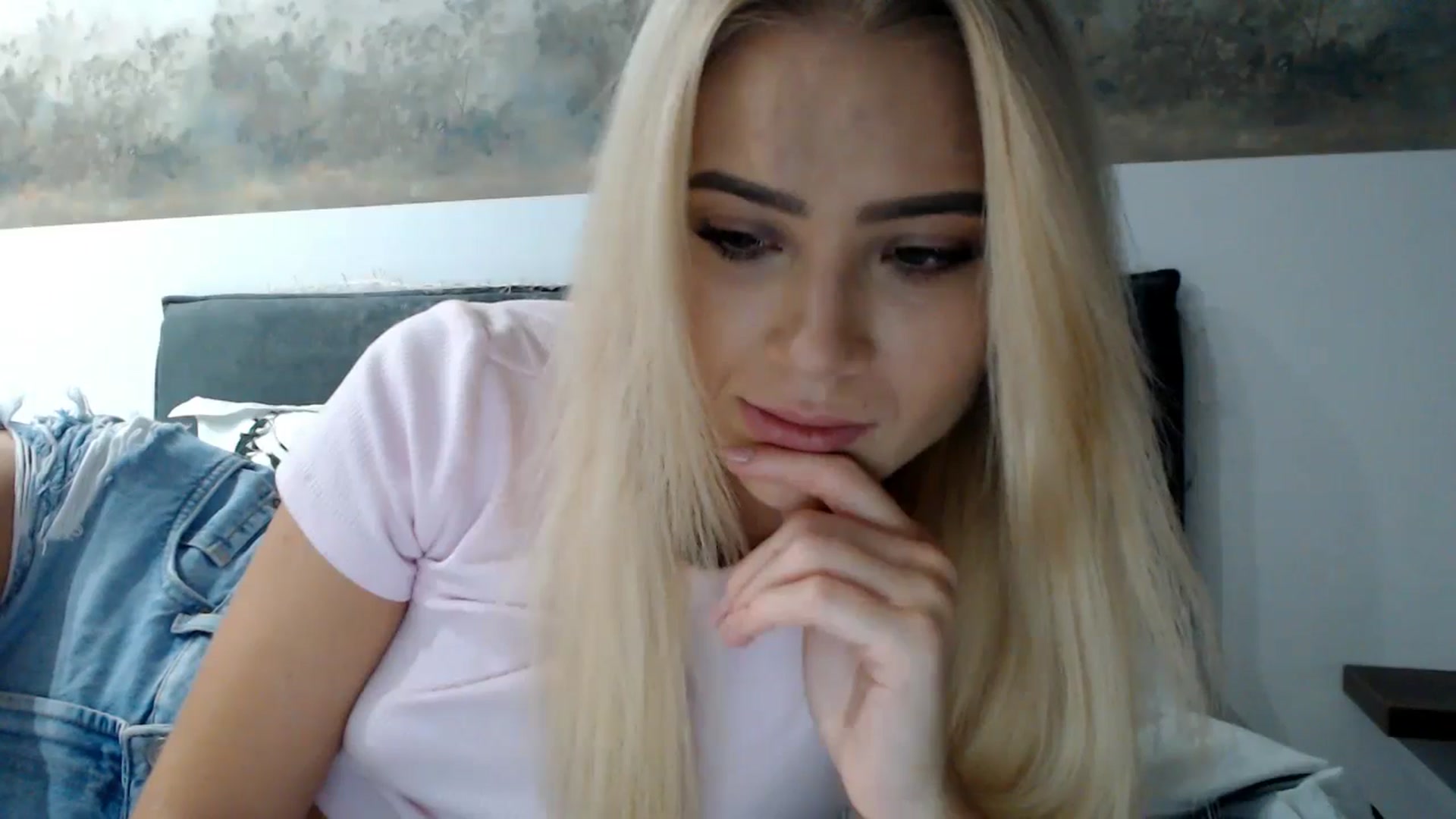 Gallery image thumbnail from fiancee's myfreecams stream on, 11/08/2024, 01:19 image 14 of 20