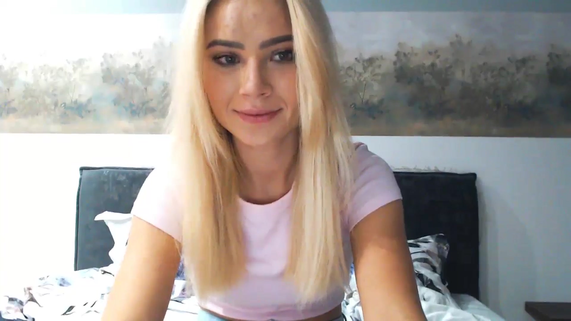 Gallery image thumbnail from fiancee's myfreecams stream on, 11/08/2024, 01:19 image 4 of 20