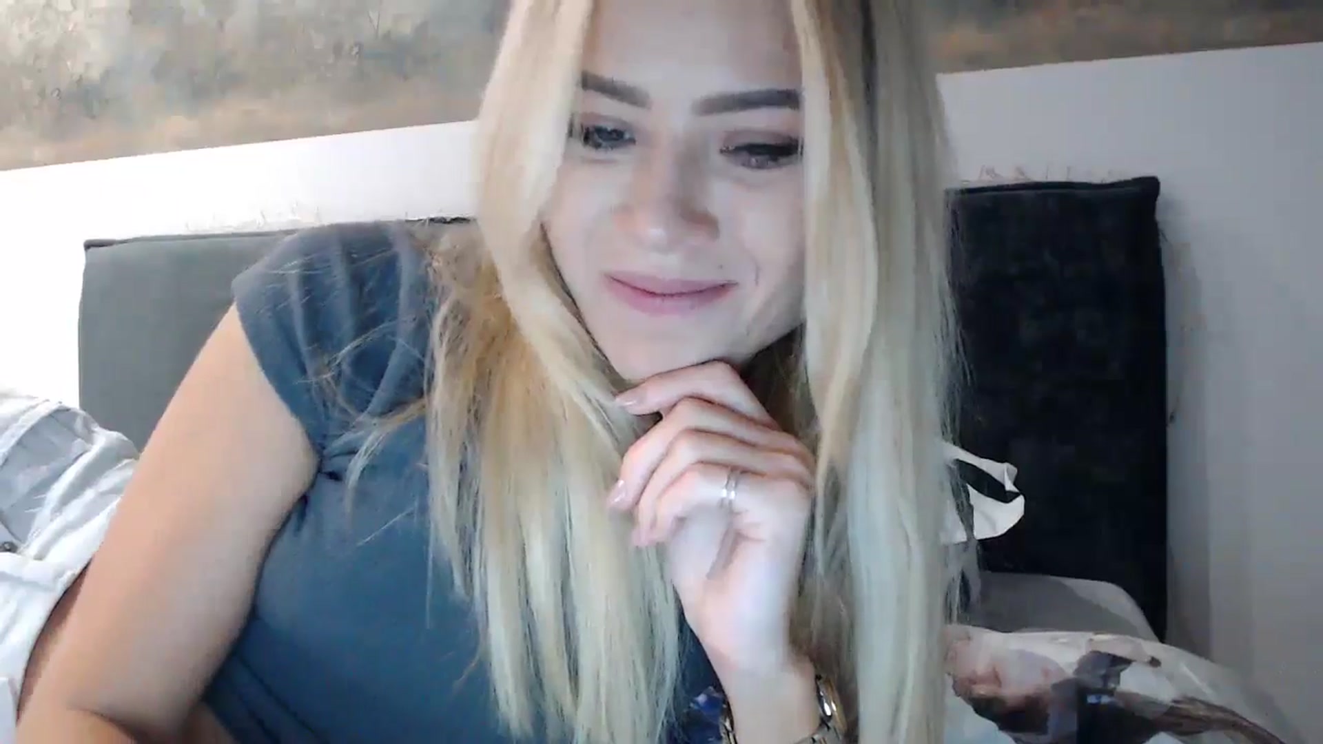 Gallery image thumbnail from fiancee's myfreecams stream on, 11/12/2024, 01:52 image 15 of 20