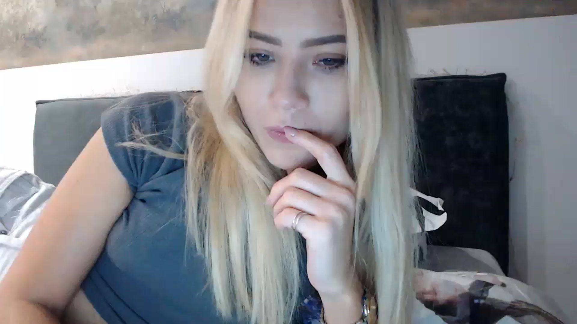 Gallery image thumbnail from fiancee's myfreecams stream on, 11/12/2024, 01:52 image 14 of 20