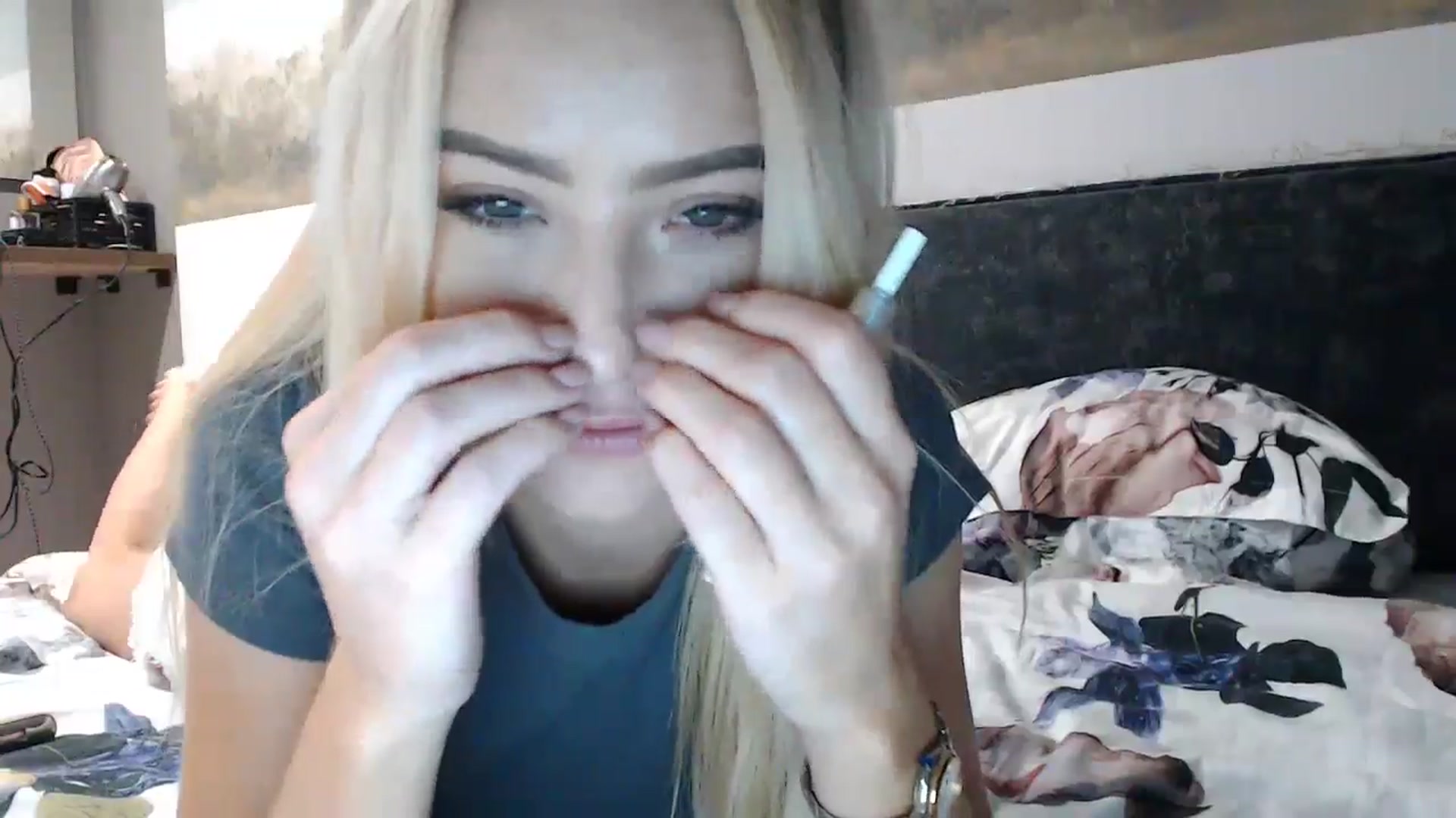 Gallery image thumbnail from fiancee's myfreecams stream on, 11/12/2024, 03:11 image 15 of 20