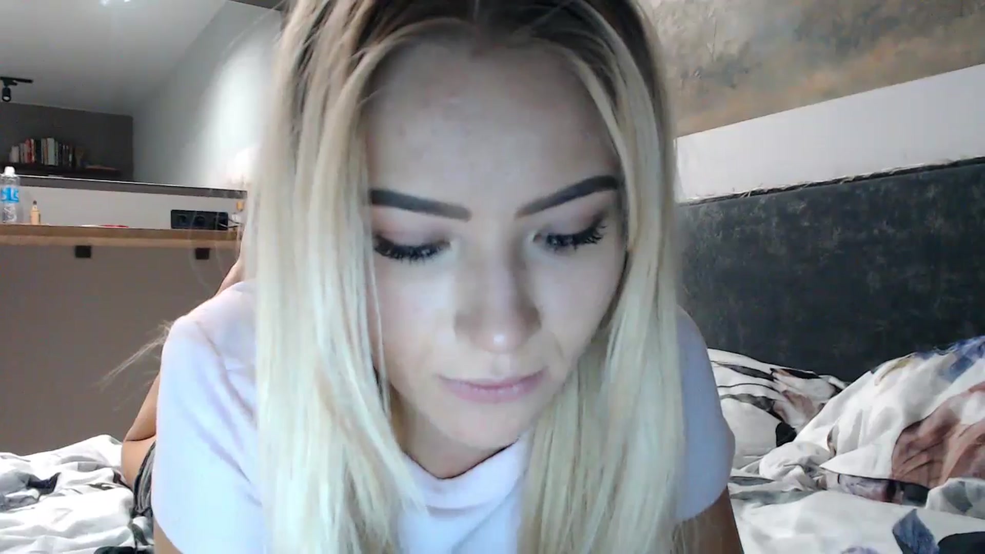 Gallery image thumbnail from fiancee's myfreecams stream on, 11/14/2024, 04:44 image 9 of 20
