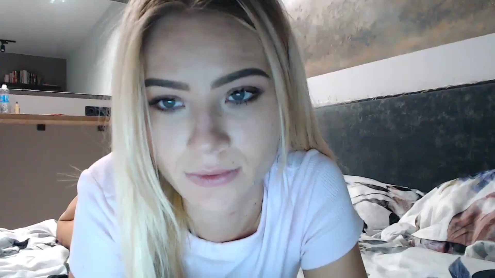 Gallery image thumbnail from fiancee's myfreecams stream on, 11/14/2024, 04:44 image 14 of 20