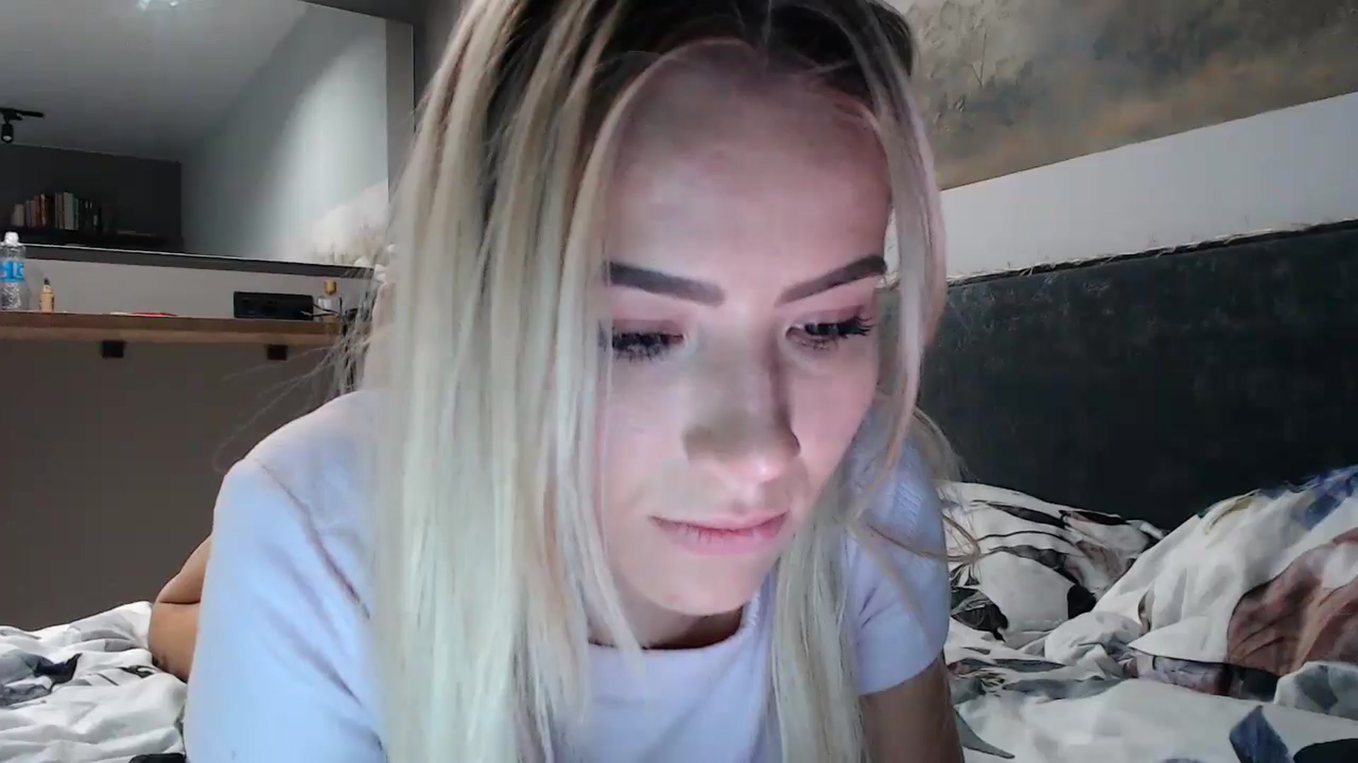 Gallery image thumbnail from fiancee's myfreecams stream on, 11/14/2024, 04:44 image 18 of 20