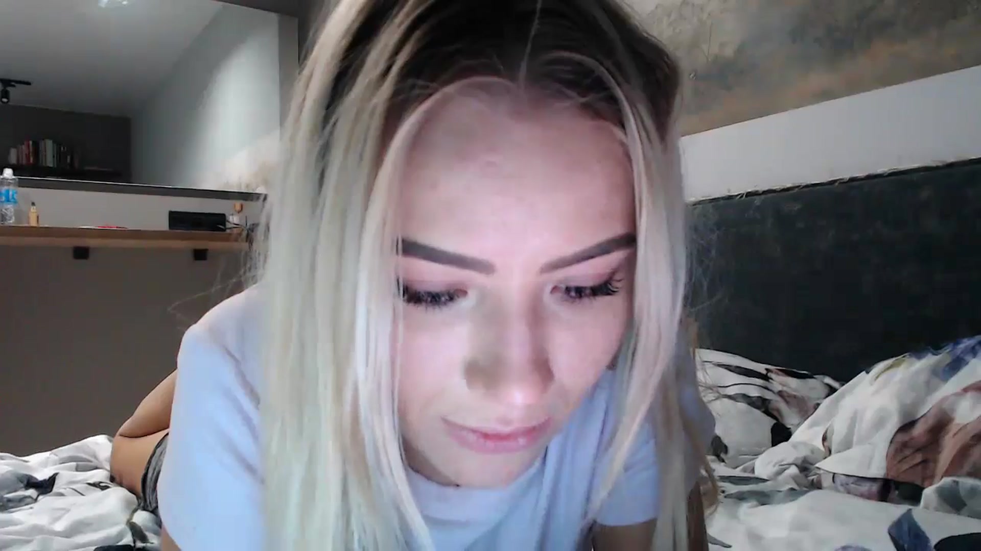 Gallery image thumbnail from fiancee's myfreecams stream on, 11/14/2024, 04:44 image 15 of 20