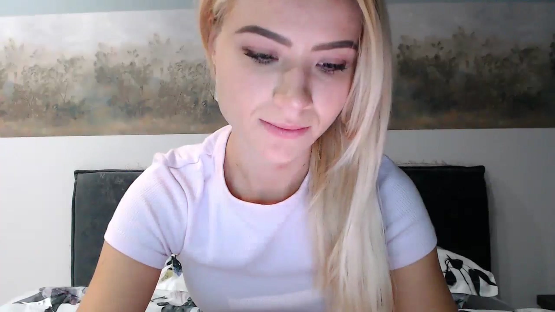 Gallery image thumbnail from fiancee's myfreecams stream on, 11/14/2024, 04:44 image 2 of 20