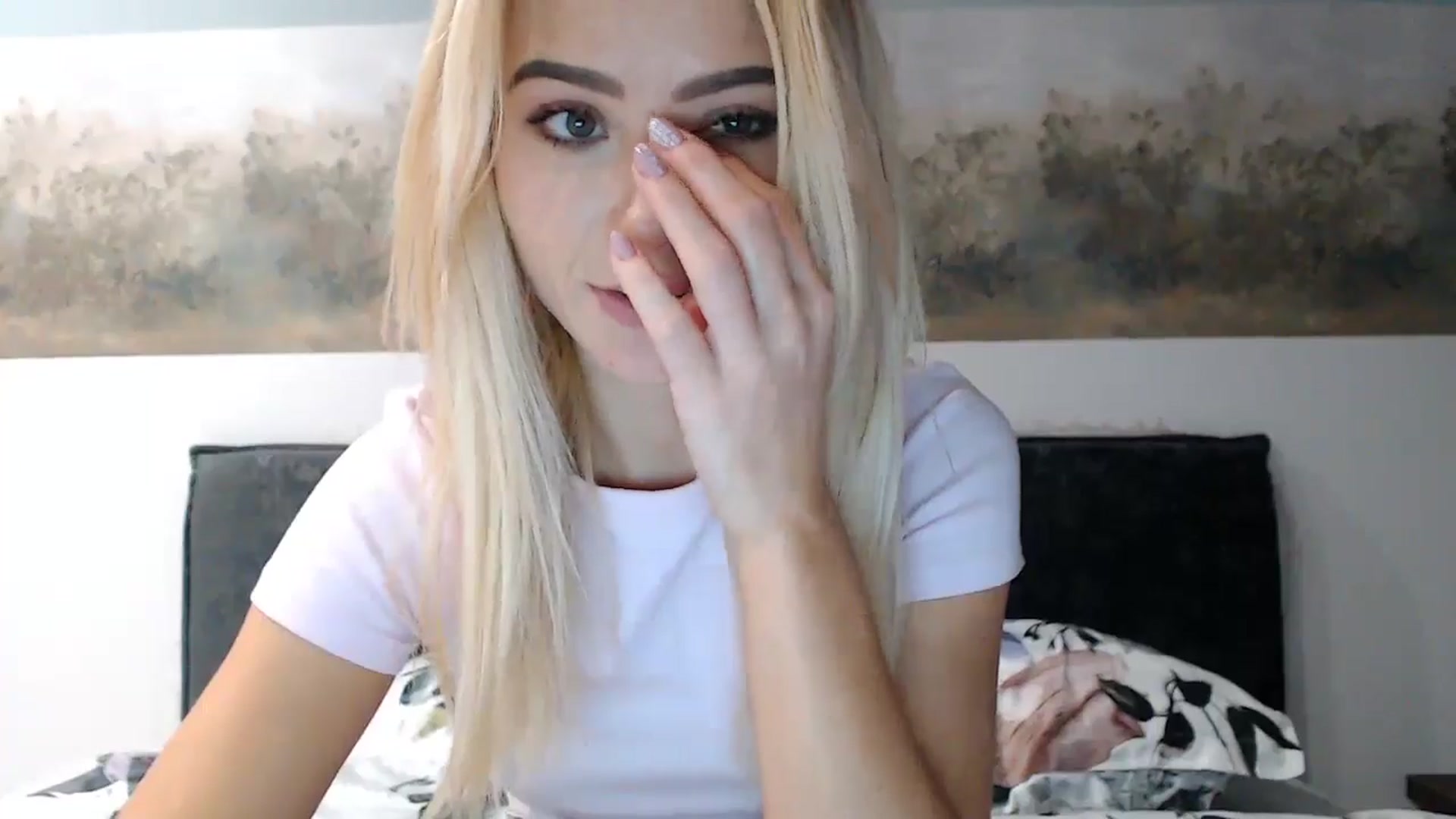 Gallery image thumbnail from fiancee's myfreecams stream on, 11/14/2024, 04:44 image 4 of 20