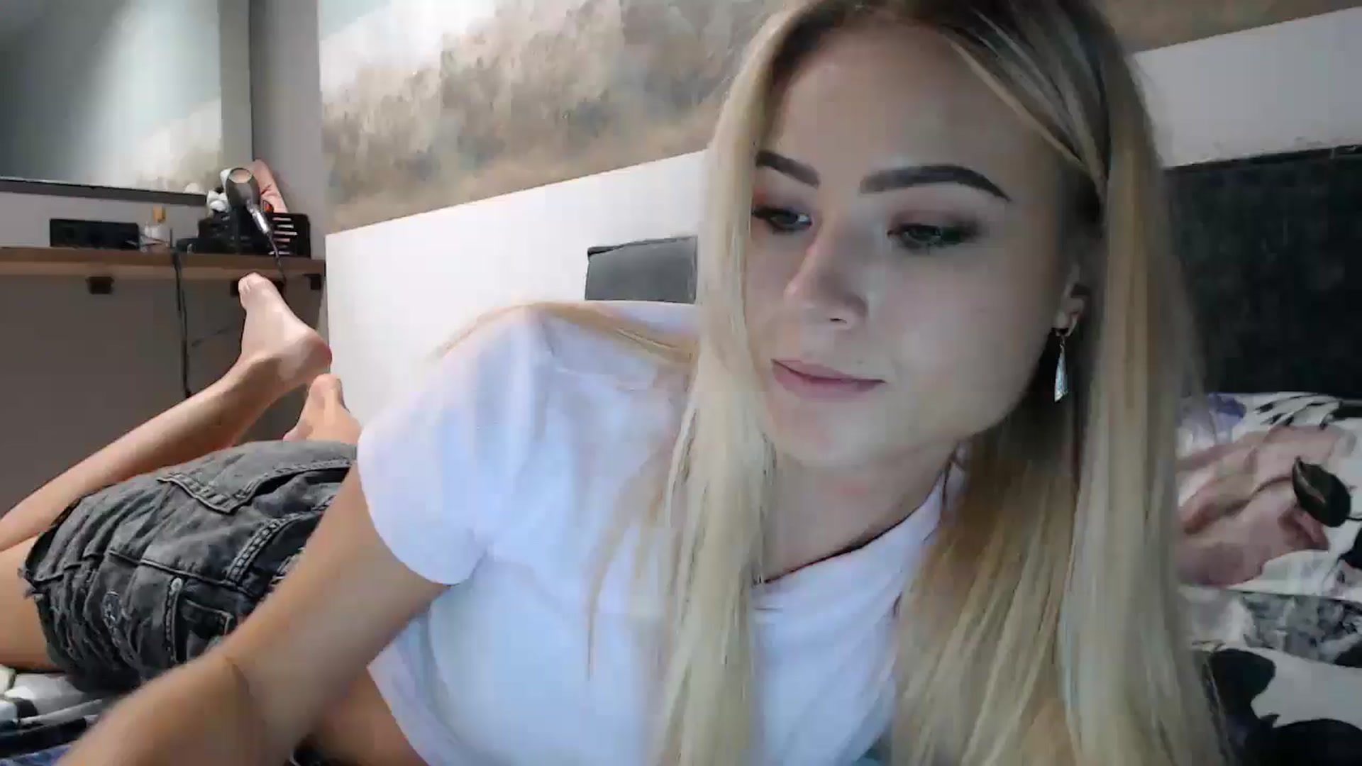 Gallery image thumbnail from fiancee's myfreecams stream on, 11/14/2024, 04:44 image 7 of 20