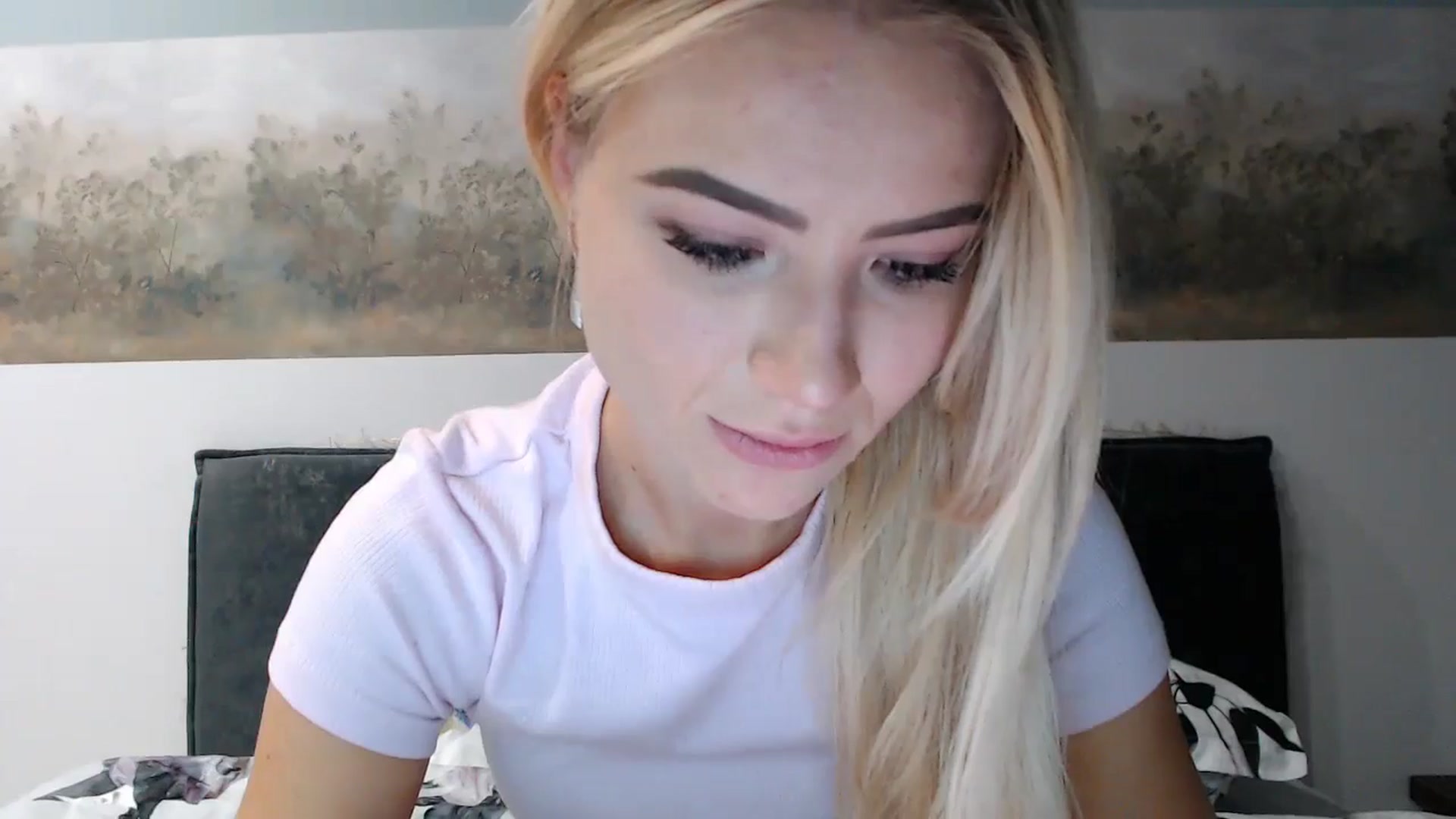 Gallery image thumbnail from fiancee's myfreecams stream on, 11/14/2024, 04:44 image 3 of 20