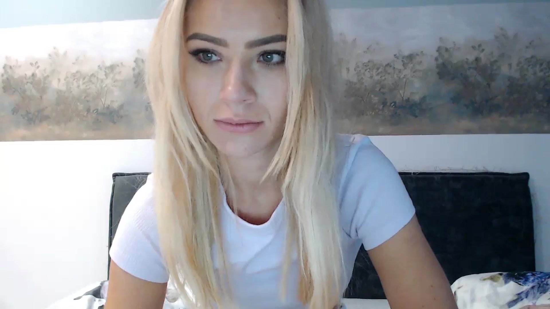 Gallery image thumbnail from fiancee's myfreecams stream on, 11/15/2024, 05:12 image 4 of 20