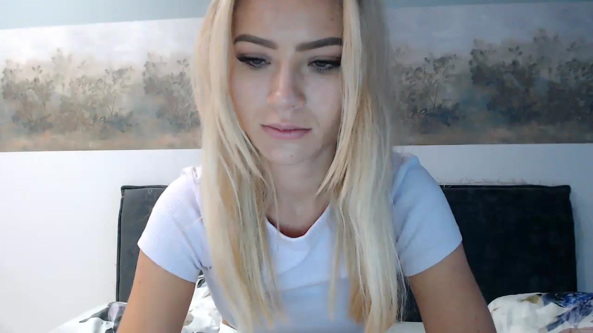 Gallery image thumbnail from fiancee's myfreecams stream on, 11/15/2024, 05:12 image 6 of 20