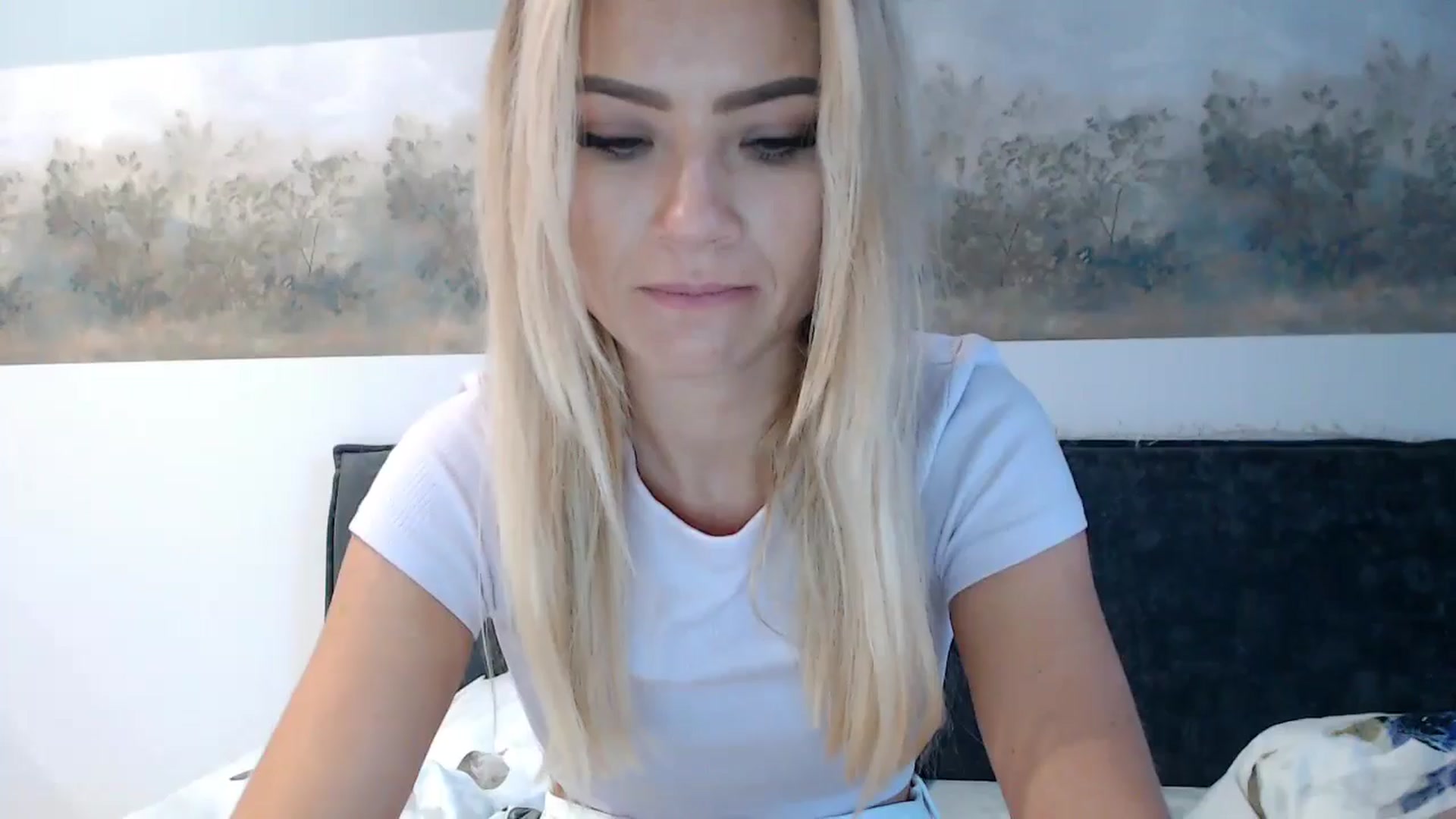 Gallery image thumbnail from fiancee's myfreecams stream on, 11/15/2024, 05:12 image 20 of 20