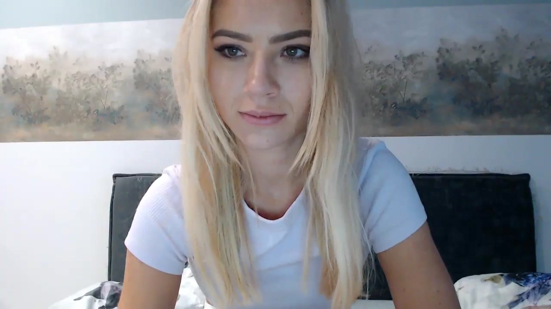 Gallery image thumbnail from fiancee's myfreecams stream on, 11/15/2024, 05:12 image 5 of 20