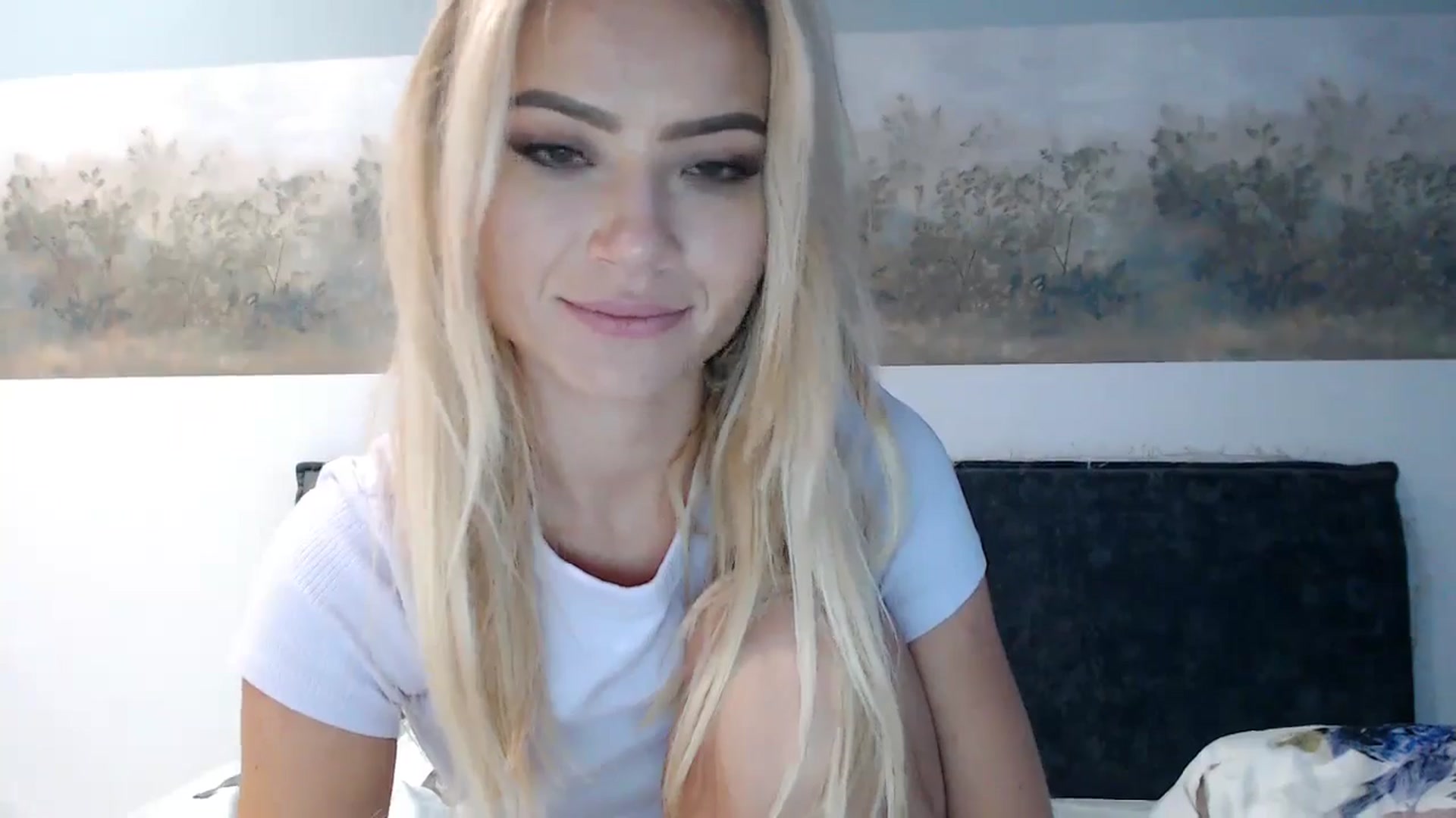 Gallery image thumbnail from fiancee's myfreecams stream on, 11/15/2024, 05:12 image 8 of 20