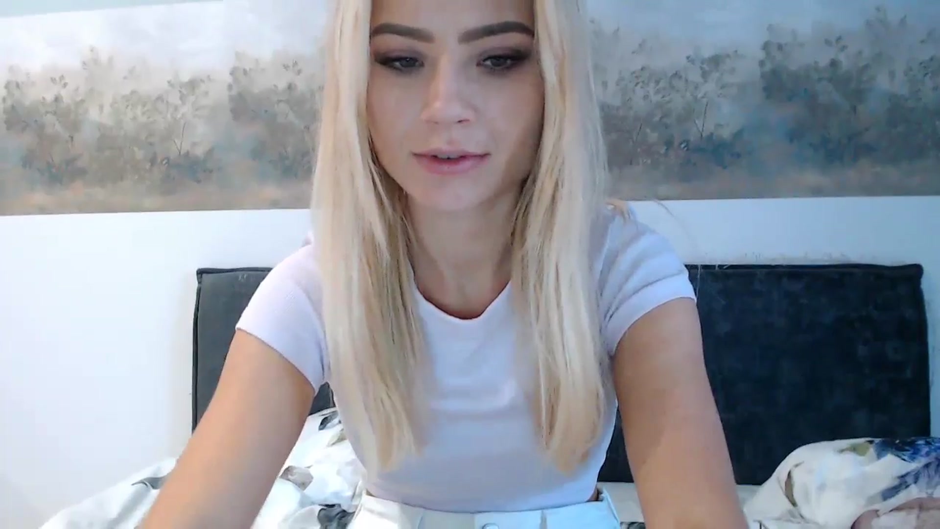 Gallery image thumbnail from fiancee's myfreecams stream on, 11/15/2024, 05:54 image 5 of 20