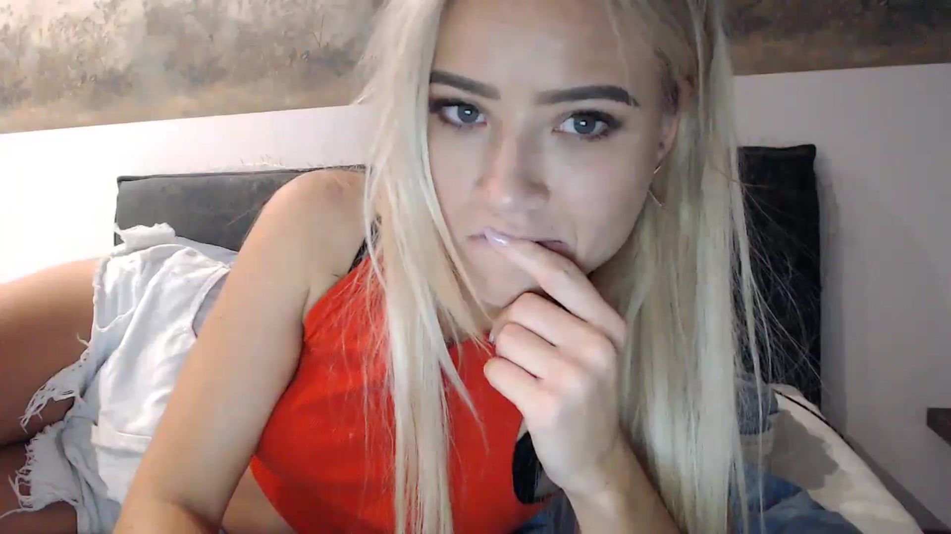 Gallery image thumbnail from fiancee's myfreecams stream on, 11/29/2024, 05:11 image 4 of 20