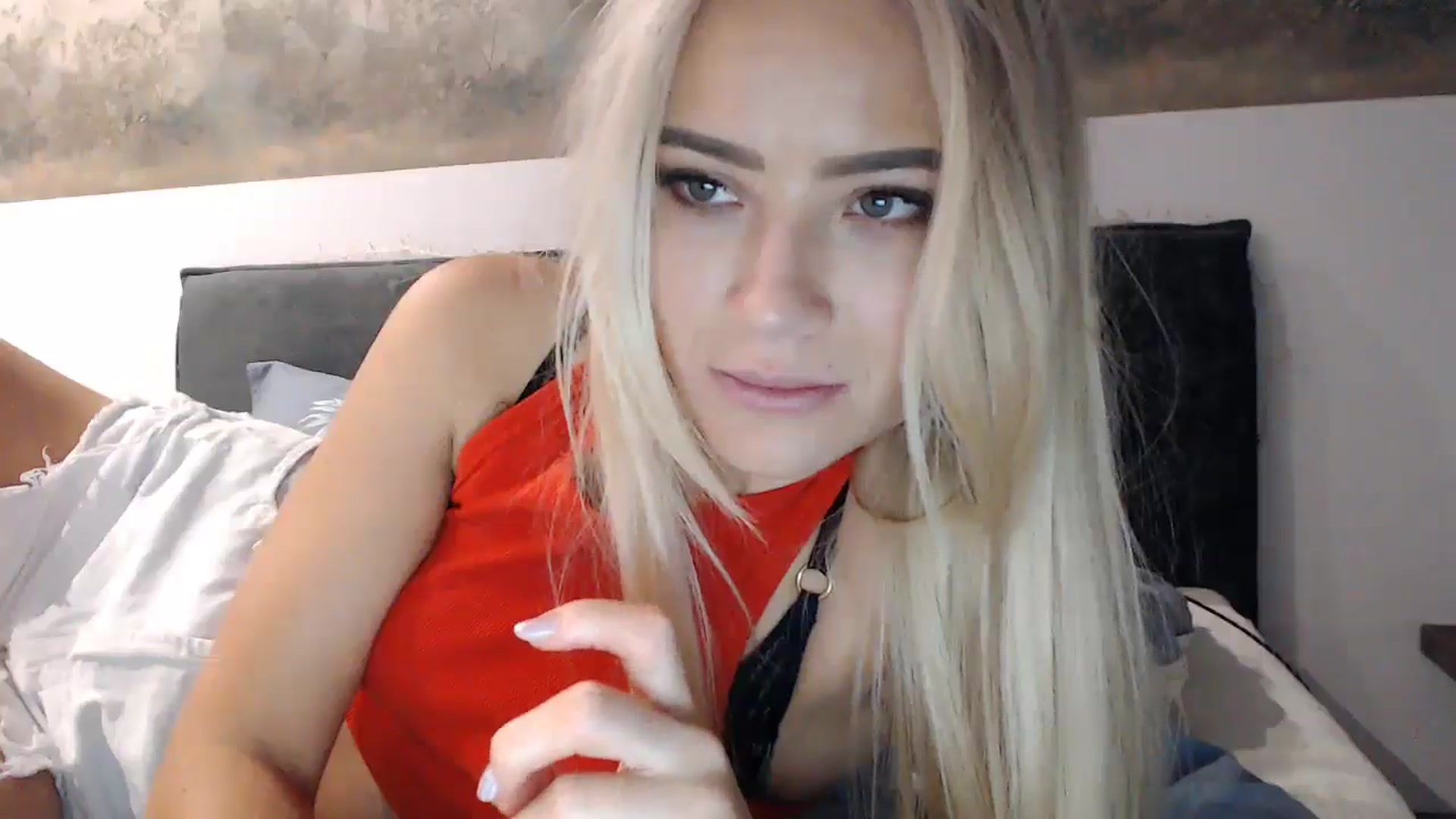 Gallery image thumbnail from fiancee's myfreecams stream on, 11/29/2024, 05:11 image 16 of 20