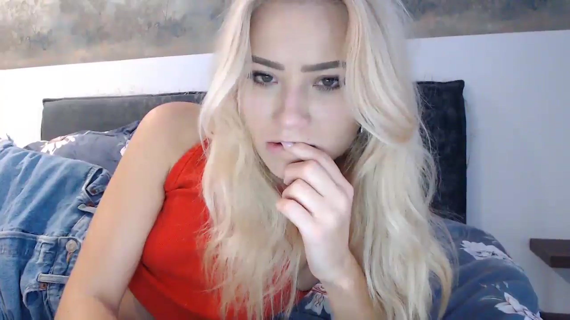 Gallery image thumbnail from fiancee's myfreecams stream on, 12/01/2024, 07:08 image 4 of 20