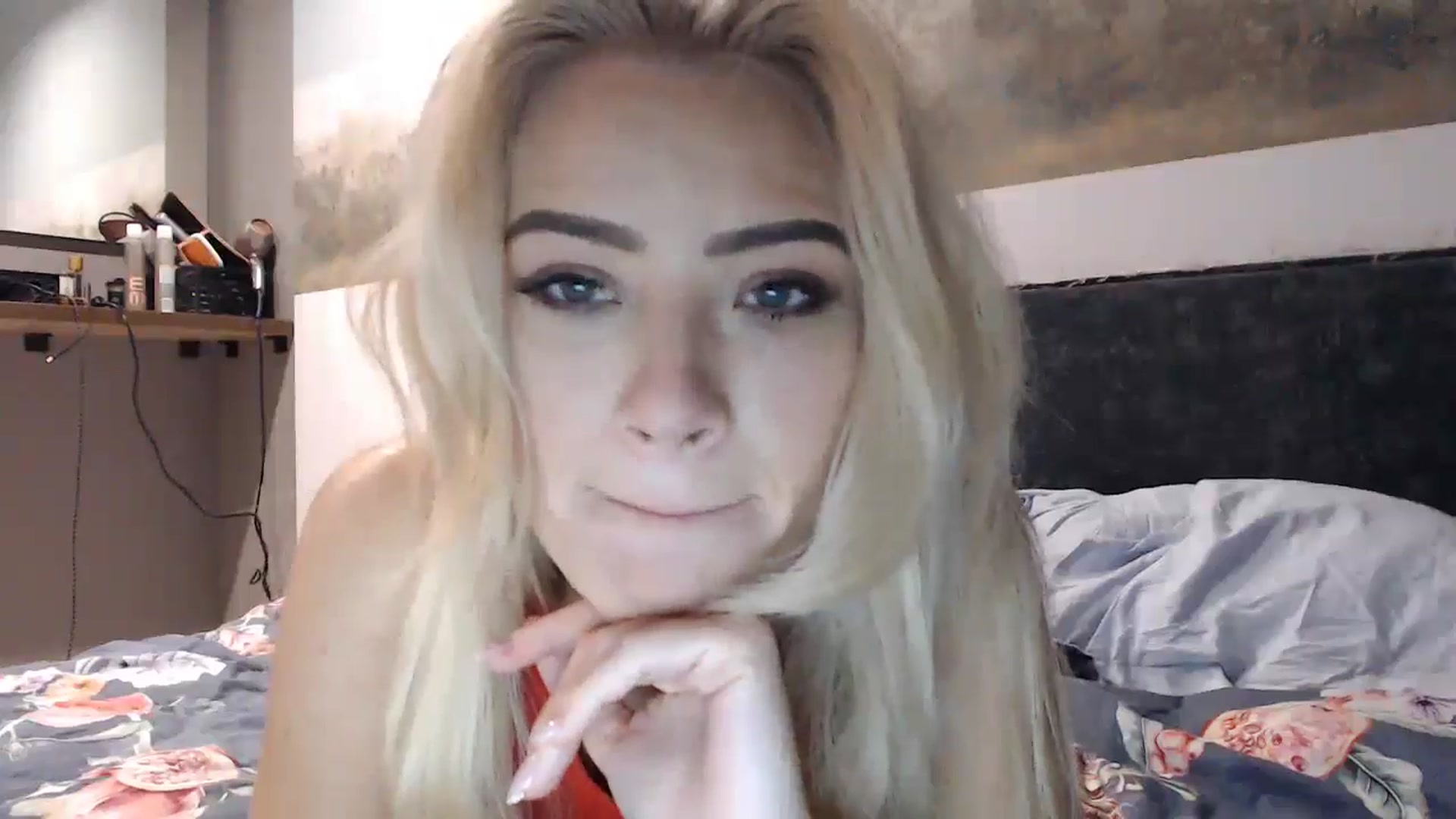 Gallery image thumbnail from fiancee's myfreecams stream on, 12/03/2024, 03:15 image 15 of 20