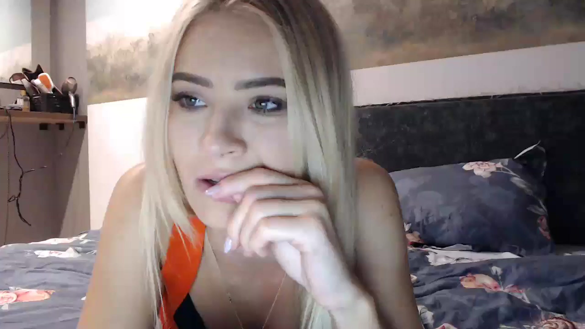 Gallery image thumbnail from fiancee's myfreecams stream on, 12/05/2024, 03:25 image 6 of 20