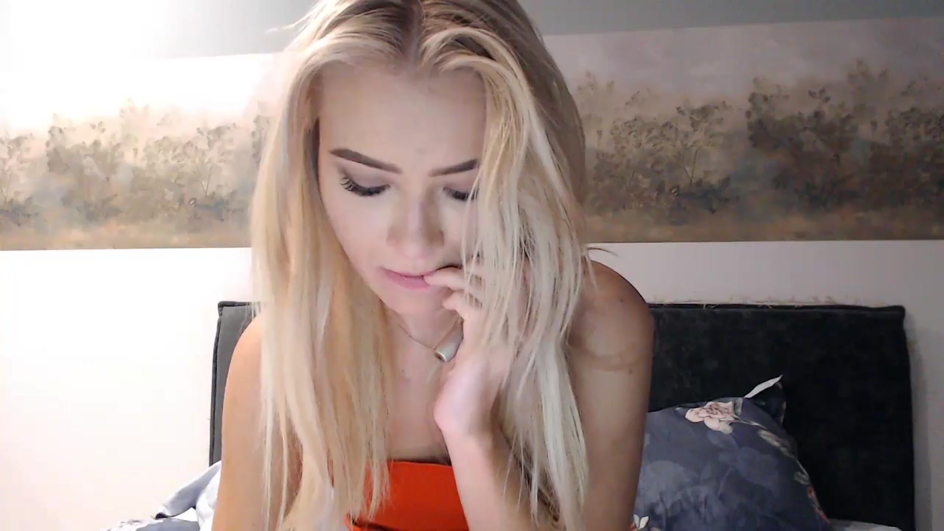 Gallery image thumbnail from fiancee's myfreecams stream on, 12/05/2024, 03:25 image 18 of 20