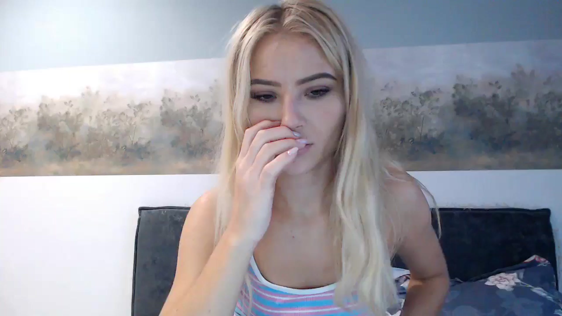 Gallery image thumbnail from fiancee's myfreecams stream on, 12/09/2024, 06:32 image 9 of 20
