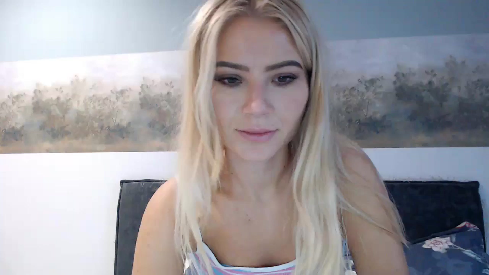 Gallery image thumbnail from fiancee's myfreecams stream on, 12/09/2024, 06:32 image 6 of 20