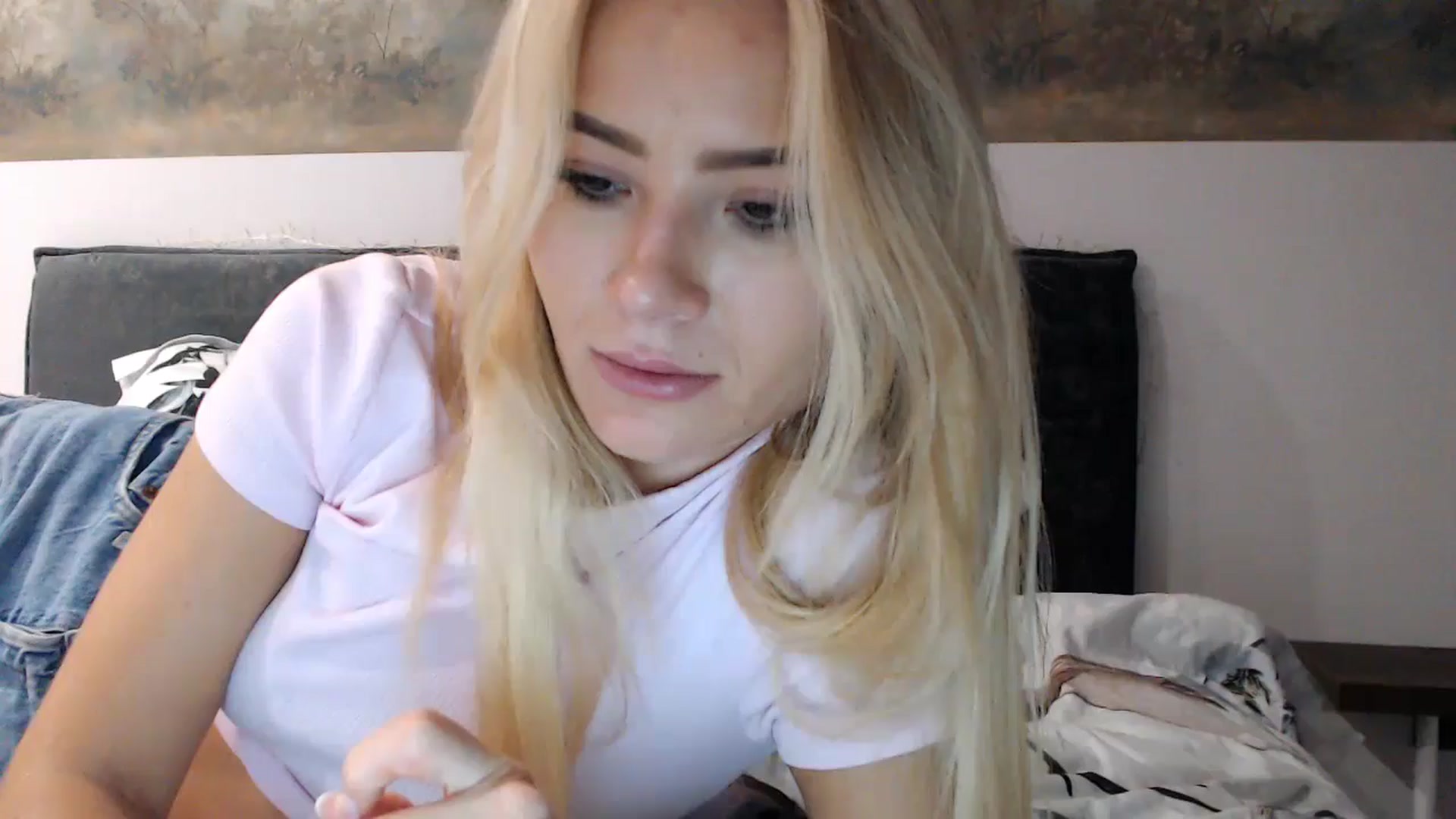 Gallery image thumbnail from fiancee's myfreecams stream on, 12/10/2024, 05:02 image 1 of 20