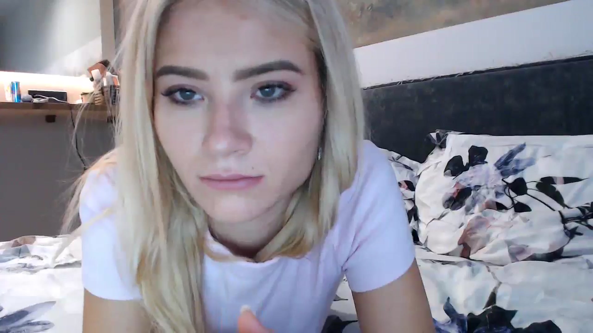 Gallery image thumbnail from fiancee's myfreecams stream on, 12/10/2024, 06:41 image 7 of 20