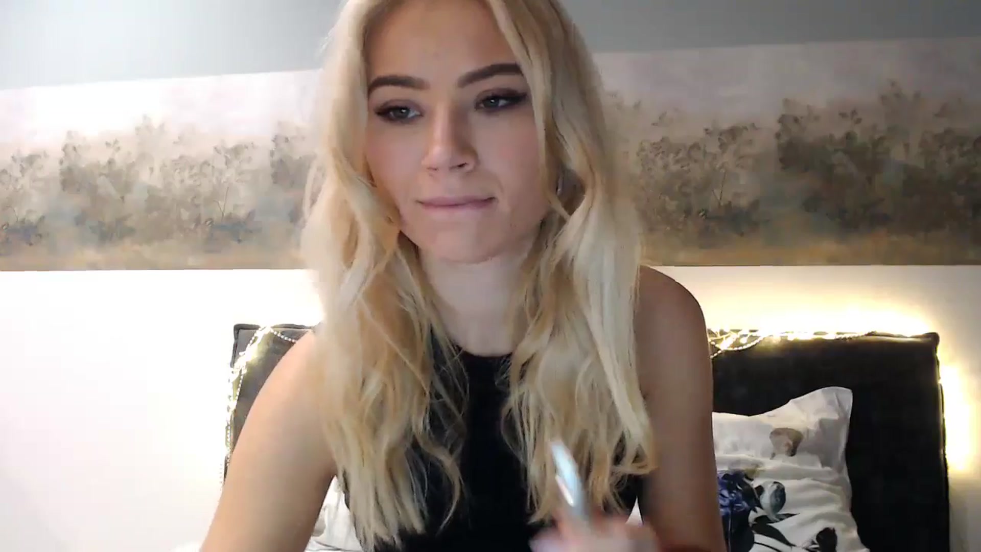 Gallery image thumbnail from fiancee's myfreecams stream on, 12/14/2024, 04:21 image 19 of 20