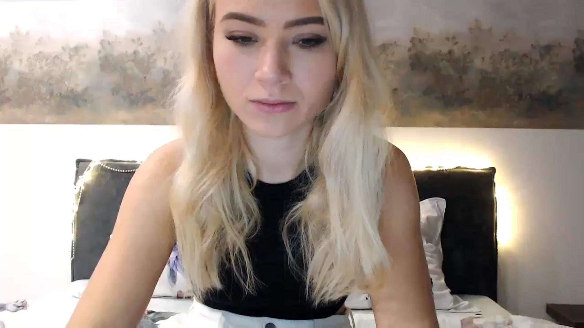 Gallery image thumbnail from fiancee's myfreecams stream on, 12/14/2024, 04:21 image 3 of 20