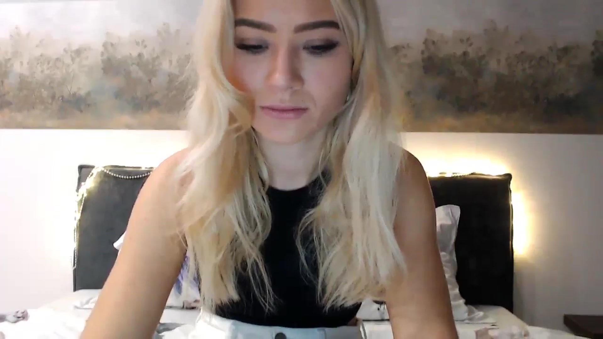 Gallery image thumbnail from fiancee's myfreecams stream on, 12/14/2024, 04:21 image 2 of 20